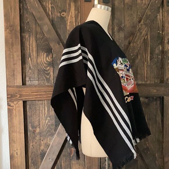 Columbia Poncho with nice print of bus - Picture 5 of 10